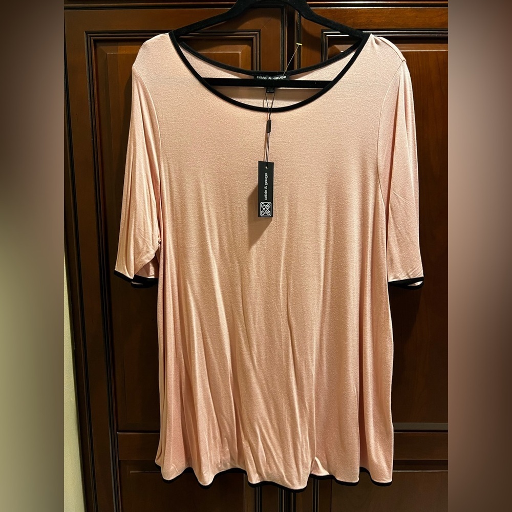 NWT Cable & Gauge Peachy w/Black TrimEmbellished Short Sleeve Top - 1X